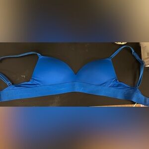 Victoria Secret Pink Wear Everywhere Wireless Push Up Bra